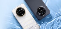 Color-Changing Iridescent Phones Image 2