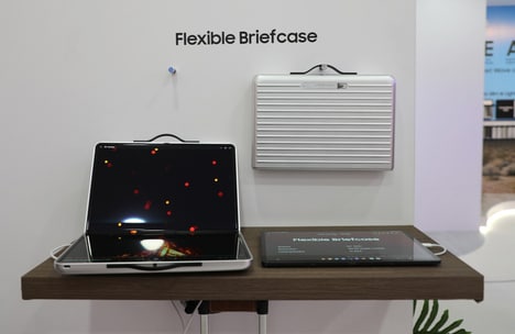 Briefcase-Like Flexible Laptops