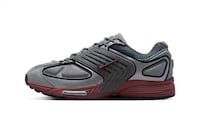 Stealthy Minimal Sneaker Models Image 1