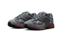 Stealthy Minimal Sneaker Models Image 4