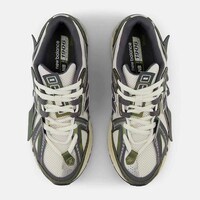 Extravagant Dad-Inspired Shoes Image 3