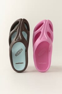 Collaborative Lightweight Bright Sandals Image 3