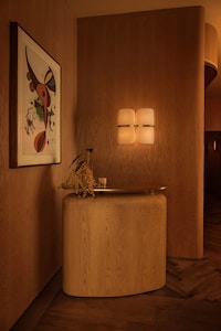 Earthy Warm Ambiant Restaurants Image 1
