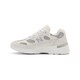 Minimal Monochromatic Sneakers Image 3