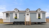 Cottage-Inspired Tiny Homes Image 2