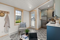 Cottage-Inspired Tiny Homes Image 4
