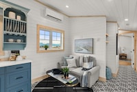 Cottage-Inspired Tiny Homes Image 5