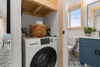 Cottage-Inspired Tiny Homes Image 7