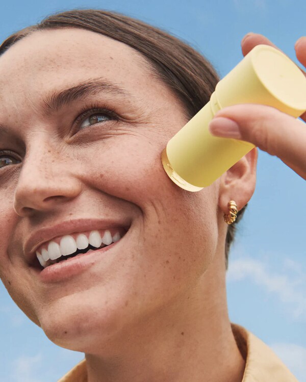 Dewy Sunscreen Sticks Image 1