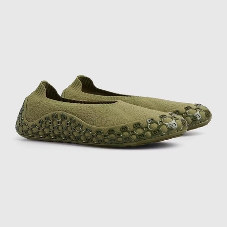 Minimalist Sock-Like Sneakers