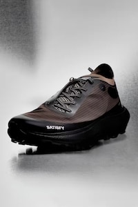 Dynamic Technical Sneaker Models Image 1