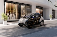 Two-Seater Solar-Powered EVs Image 2