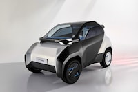 Two-Seater Solar-Powered EVs Image 3