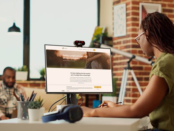 Sun-Mimicking Computer Peripherals
