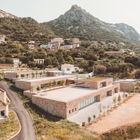 Granite-Clad Coastal Schools Image 3