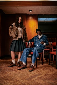 Leisure-Centric Formal Footwear Image 3