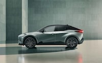 Compact Electric Urbanite CUVs Image 2