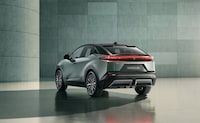 Compact Electric Urbanite CUVs Image 3