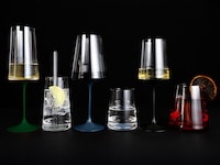 Space-Saving Wine Glasses Image 2