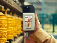 Three-in-One Smartphone Vlogging Devices Image 6