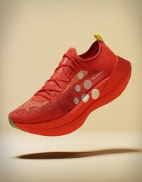 Tire-Inspired Running Shoes Image 2