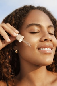 Squalane-Centric Global Brand Campaigns Image 2