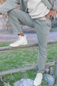 Spring-Ready Organic Apparel Image 4