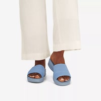 Comfortable Spring-Forward Footwear Image 4