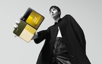 Revolutionary Clamshell Smartphones Image 5