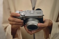 Lightweight Fixed-Lens Cameras Image 1