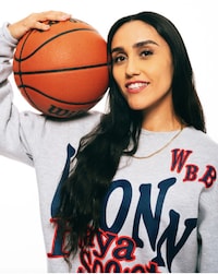 Women’s College Basketball-Themed Capsules Image 3