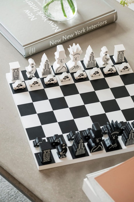 NYC-Inspired Structural Chess Sets