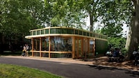 Shielded Screen Garden Cafes Image 5