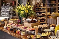Elegant Easter Dining Experiences Image 3