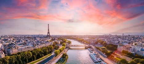 Paris-Themed Solo Travel Guides