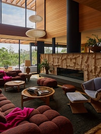 LA-Referencing Canyon Residences Image 2