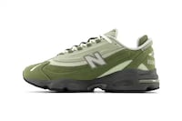 Light Mossy Green Sneakers Image 1