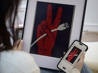 Full-Color E-Ink Artwork Displays Image 2