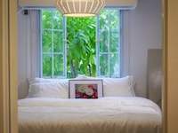 Full-Color E-Ink Artwork Displays Image 4