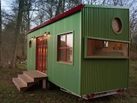 Portable Wheel-Based Green Homes Image 1