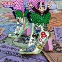 Board Game-Themed Dynamic Accessories Image 5