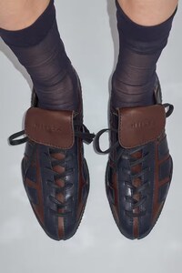 80s Athletics-Inspired Sneakers Image 2