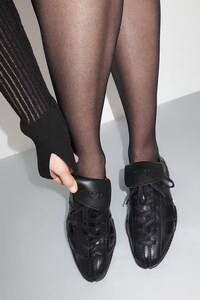 80s Athletics-Inspired Sneakers Image 4
