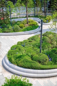 Nature-Inspired Artful Garden Installations Image 3