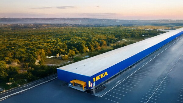 Two Kilometer-Stretched Stores