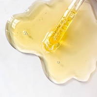 Ultra-Light Face Oils Image 3