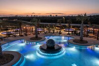 Premier Hot Springs Image 2