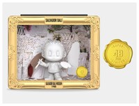 Collectible Historical Figurines Image 3