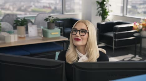 Music Icon-Supported AI Campaigns