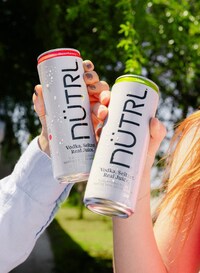 Refreshing Alcoholic Seltzer Flavors Image 4